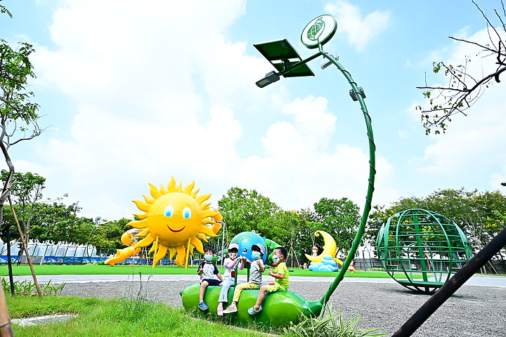 崁頂環保共融公園2022年10月14日開幕使用，歡迎大家來崁頂玩！