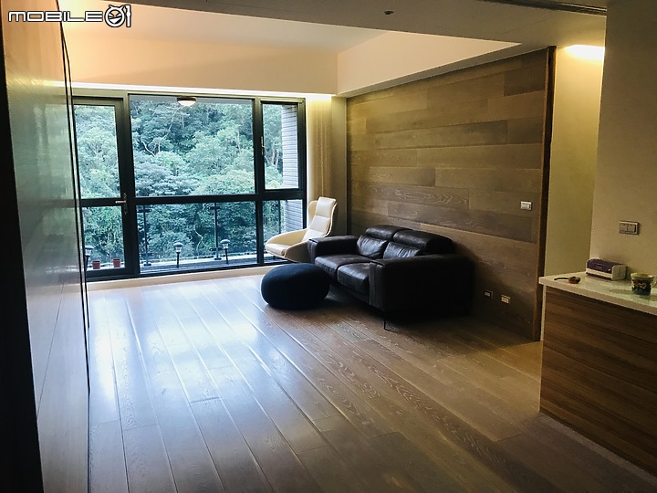 老宅裝修日誌……廢墟裝修進行中 Part VIII 要超耐磨木地板、SPC還是石晶地板？ 要直鋪／平鋪／還是架高？