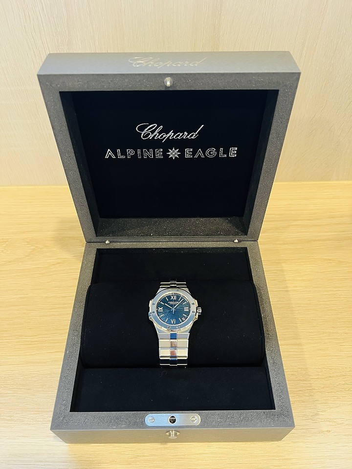 人生中第一隻機械錶 - 蕭邦 Chopard Alpine Eagle 開箱