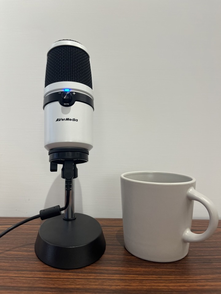 [新品開箱] 圓剛 麥克風AM310 白化版