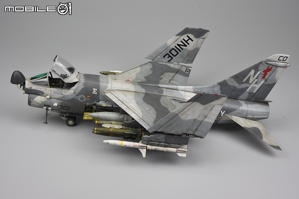 [模型製作記] 1/32 A-7E 戰鬥紅雞