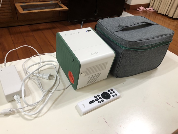 BENQ GS50 LED 行動露營投影機心得分享