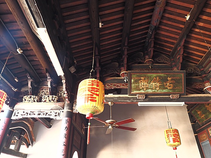 瓊林聚落,看不盡的古厝、宗祠與官宦世家,現存最大古厝聚落,還有全金門最小的風獅爺 — 瓊林「七座八祠」、窯燒紅磚牆、全金門最小風獅爺、瓊林民防館、地下坑道出口 —盛夏金門四日行 金湖篇 第5部