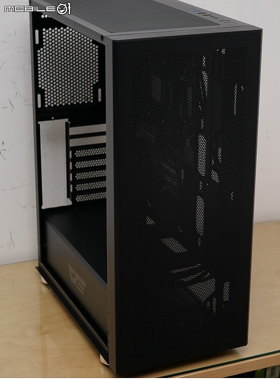 點我看大圖 低調無光 darkFlash DLC29 四面網格入門款 ATX 開箱