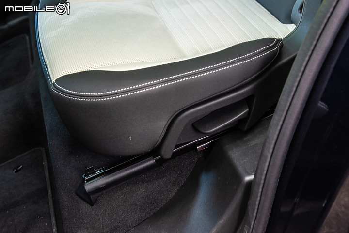 Land Rover新年式Discovery Sport P250 R-Dynamic SE七座車型試駕|配備有增亦有減,空間機能依然表現亮眼!