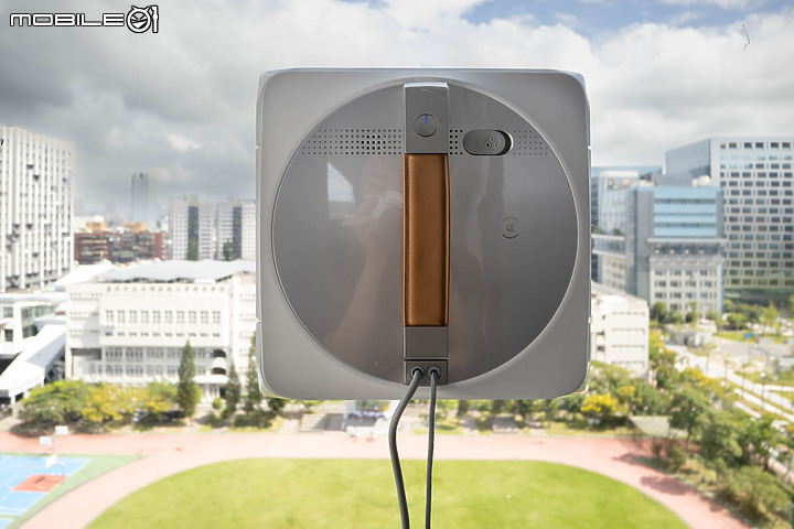 【開箱實測】窗戶好髒?就交給擦窗機器人!ECOVACS 科沃斯「GLASSBOT W1 PRO」全新登場