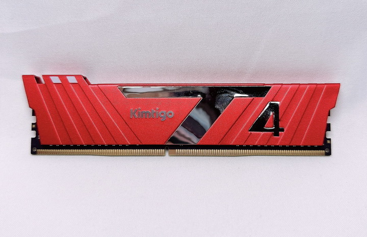 金泰克 速虎 T4及貪狼星 Wolfrine 兩款 DDR4 8GB 散熱片 記憶體