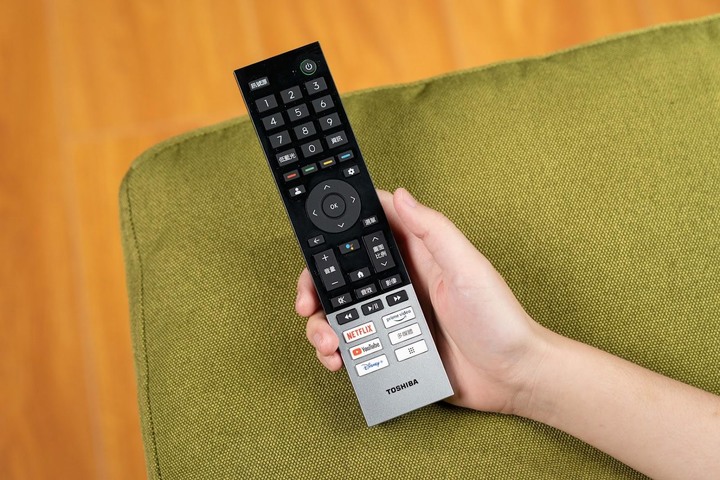 2022 TOSHIBA M550LT QLED 4K 顯示器開箱 三大升級重點