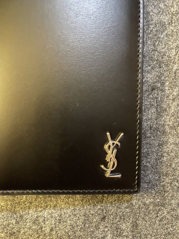 人生第一個名牌長夾YSL