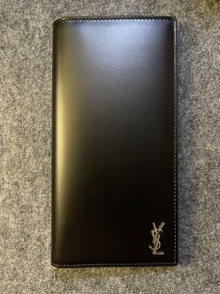 人生第一個名牌長夾YSL