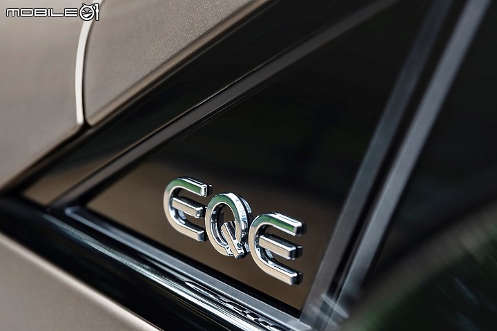 【海外新訊】賓士純電休旅再一發!EQE SUV正式發表,預約2023年導入國內!