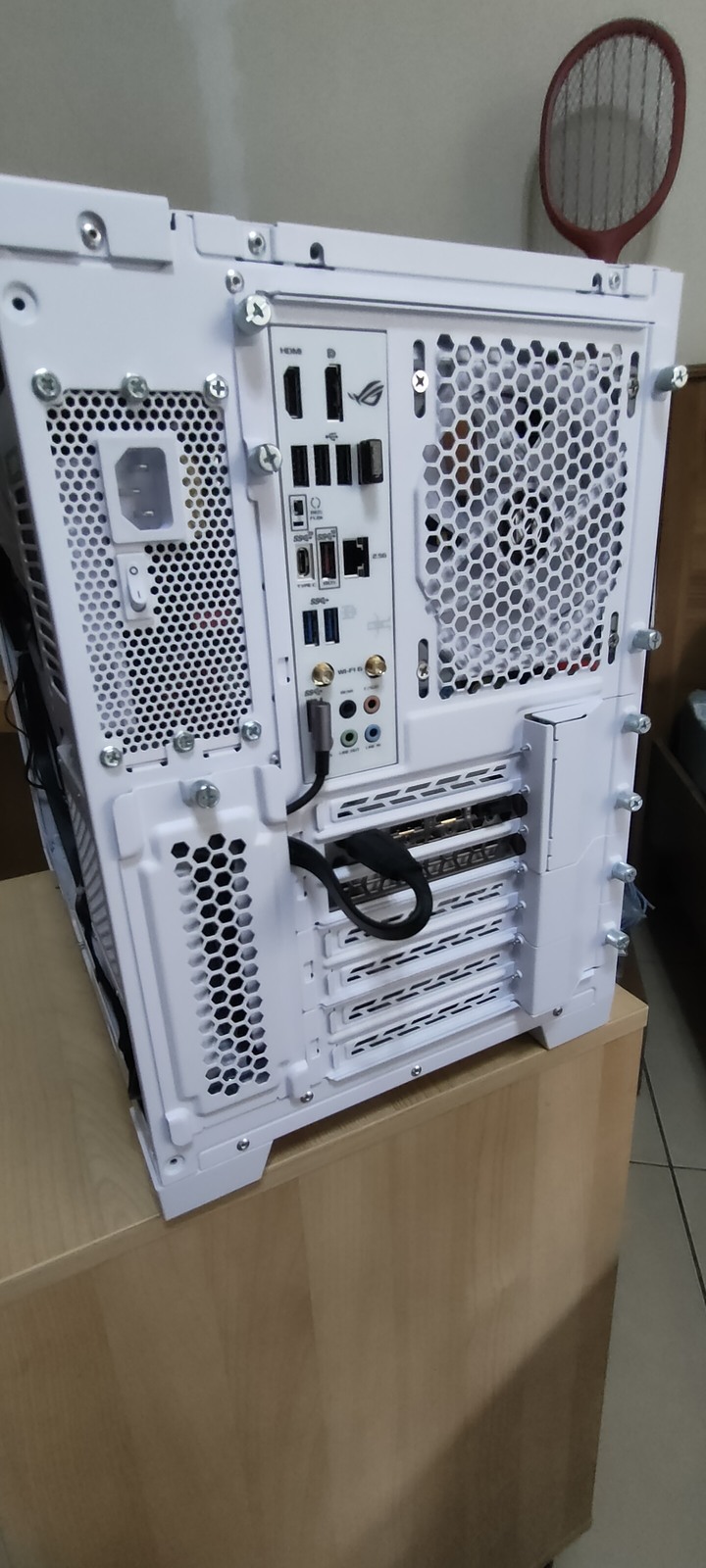 聯力O11D mini 安裝前螢幕