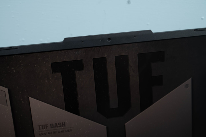 平價入門優選，ASUS TUF Gaming DASH F15 FX517ZC 電競筆電開箱測試