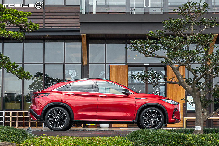 【國內新訊】Infiniti 推出前驅配置之「QX55風尚款」,216.5 萬元入主美背跑旅!