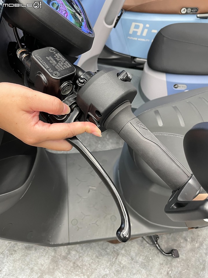 <試乘體驗心得> 宏佳騰智慧電車 Ai-1 Ultra Belt @台北信義宏佳騰智慧電車