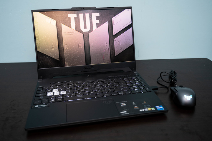 平價入門優選，ASUS TUF Gaming DASH F15 FX517ZC 電競筆電開箱測試