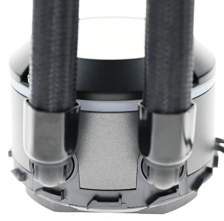 Cougar Poseidon GT 360一體式水冷散熱器簡介及測試