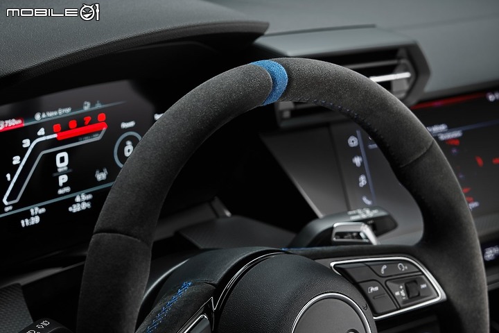 【海外新訊】馬力再上調、極速衝300km/h！Audi推出限量版RS 3 performance edition