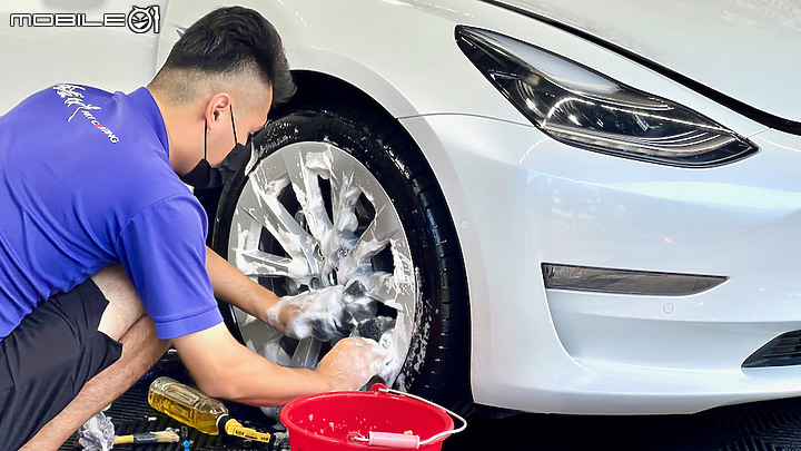 特斯拉 Model 3 鍍膜好?還是包膜好?優缺點比較分析