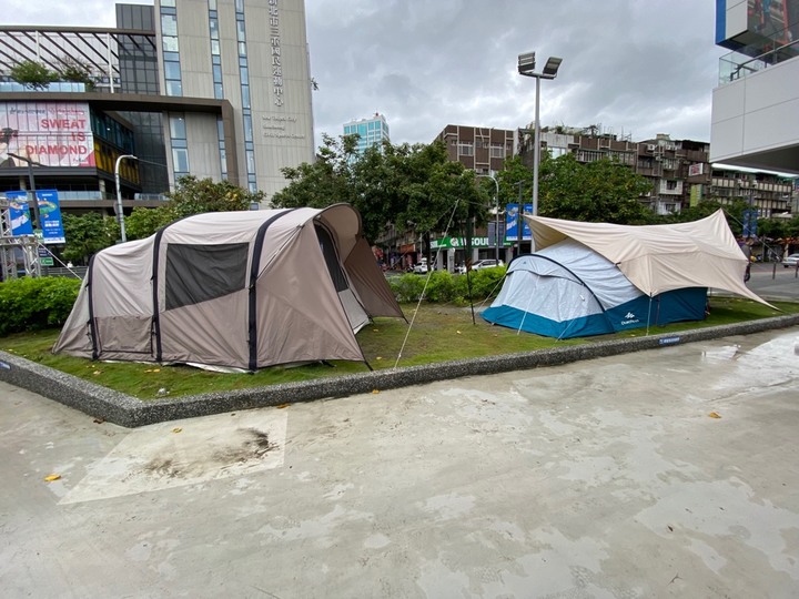 逛迪卡儂的城市露營節,找帳篷順便看看車