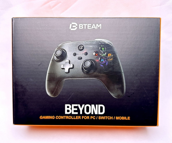 Bteam Beyond 宇航版 - 擁有巨集背鍵、自動連發、線性板機操作。
