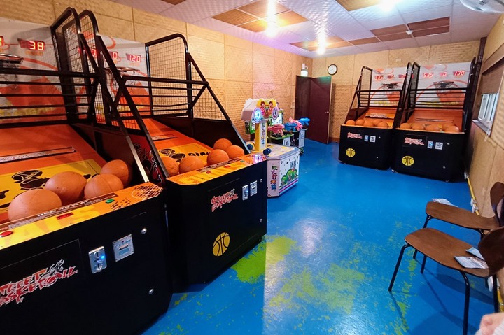 海盜村一泊四食,度假、玩樂一站滿足│不老玩家、親子客最佳遊樂園,恰到好處的刺激,找回久違童心與安全溜小孩的不二之選│還有超多3D立體彩繪、歐風童話小屋,網美、文青拍照打卡也適合│