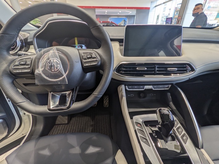 HS PHEV展間看車心得