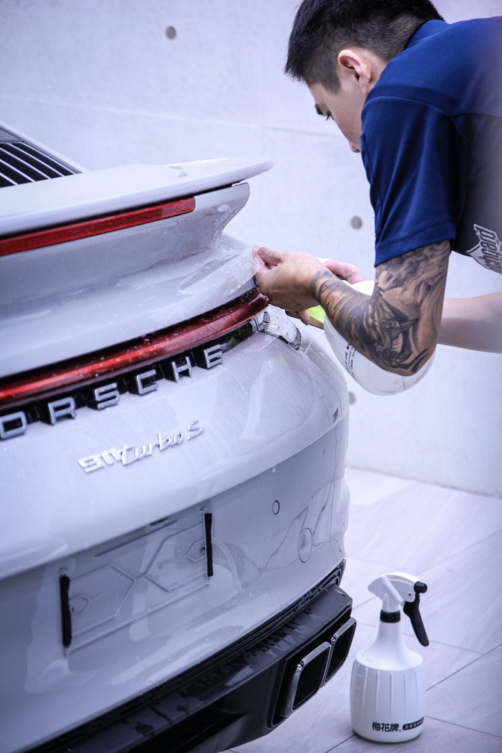 Porsche x 3M烤漆保護膜高光200 (犀牛皮)開箱