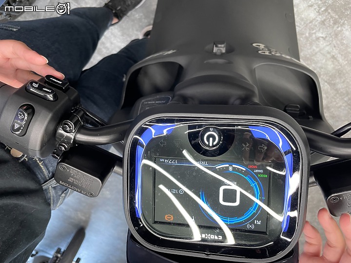 <試乘體驗心得> 宏佳騰智慧電車 Ai-1 Ultra Belt @台北信義宏佳騰智慧電車