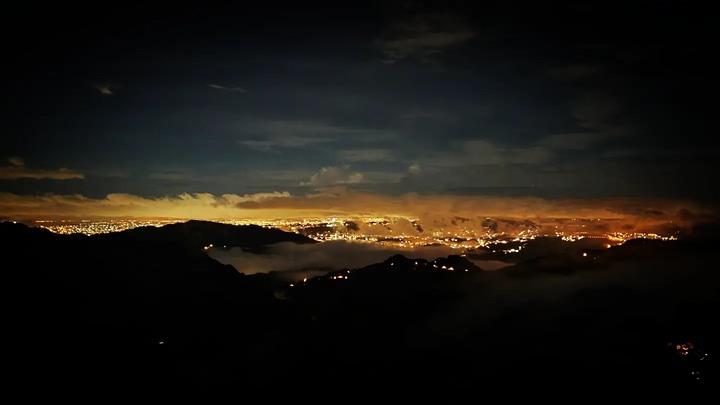 夢幻雲海夜景！開箱露營界睡覺神器