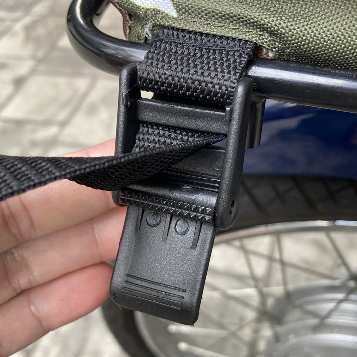 Poler跟全聯的集點換購活動其中有一個保冰相機包