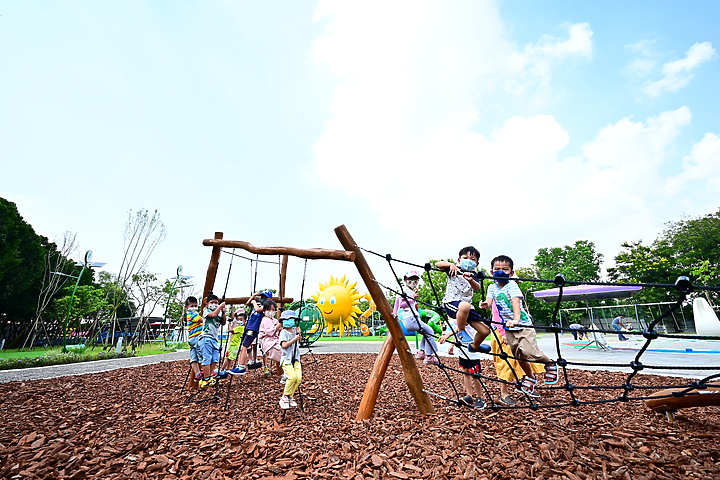 崁頂環保共融公園2022年10月14日開幕使用，歡迎大家來崁頂玩！