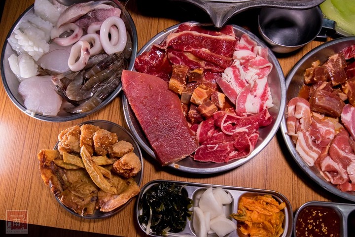 【臺南美食】台南韓式燒肉吃到飽,只要9起就有韓國烤肉和火鍋吃到飽~吃道飽韓式燒肉火鍋