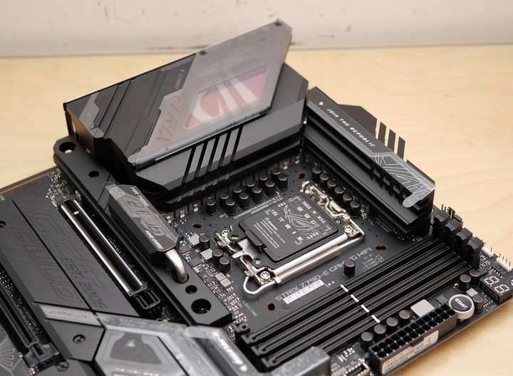 ROG STRIX 繼續升級 ROG STRIX Z790-E GAMING WIFI 開箱