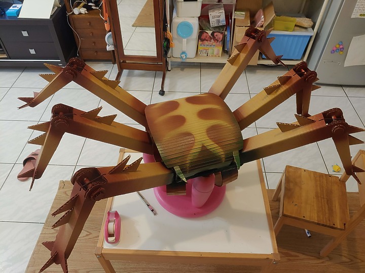 點我看大圖 Happy Halloween 🎃遲來的2020萬聖節裝扮分享! 【紙板蜘蛛】