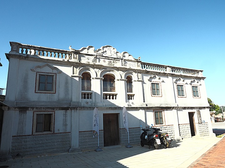 瓊林聚落,看不盡的古厝、宗祠與官宦世家,現存最大古厝聚落,還有全金門最小的風獅爺 — 瓊林「七座八祠」、窯燒紅磚牆、全金門最小風獅爺、瓊林民防館、地下坑道出口 —盛夏金門四日行 金湖篇 第5部