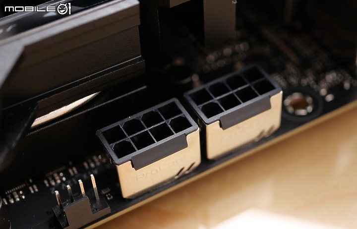 點我看大圖 ROG STRIX 繼續升級 ROG STRIX Z790-E GAMING WIFI 開箱