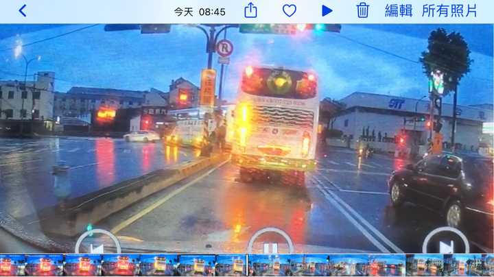 米漿車主走直行車道違規左轉