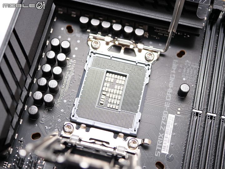 點我看大圖 ROG STRIX 繼續升級 ROG STRIX Z790-E GAMING WIFI 開箱