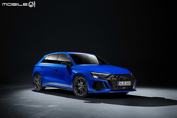 【海外新訊】馬力再上調、極速衝300km/h！Audi推出限量版RS 3 performance edition