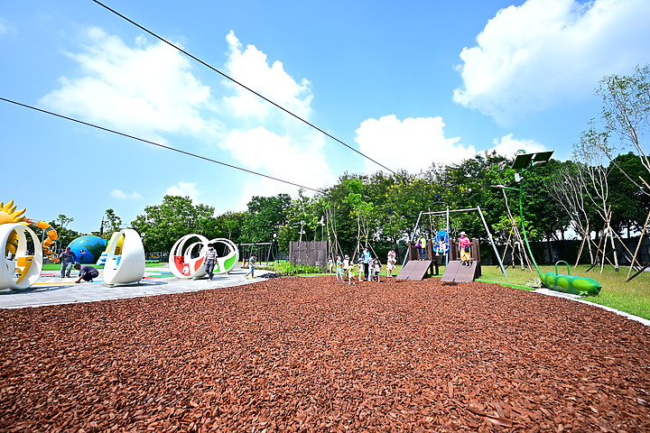 崁頂環保共融公園2022年10月14日開幕使用，歡迎大家來崁頂玩！