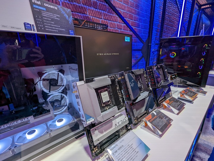 2022 Intel Taiwan Open House !! 滿滿夾心席捲而來~
