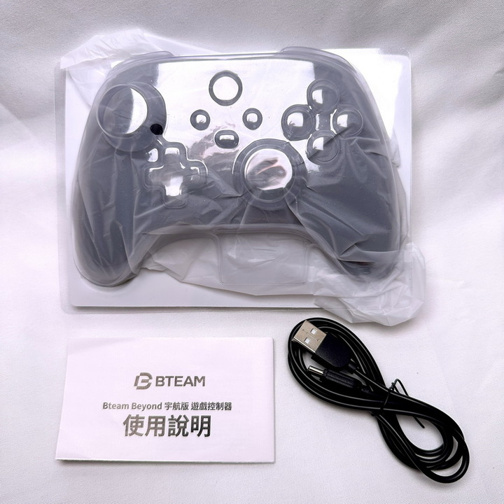 Bteam Beyond 宇航版 - 擁有巨集背鍵、自動連發、線性板機操作。