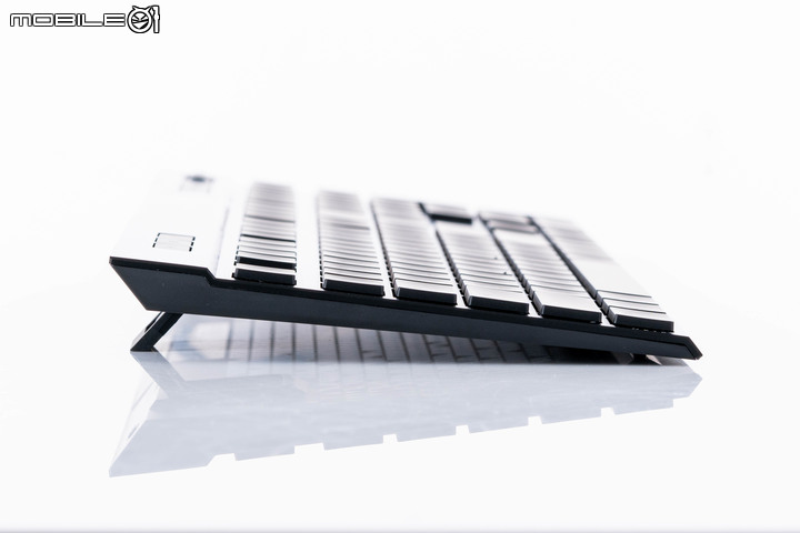 CORSAIR K100 AIR 無線機械鍵盤開箱試用 以超輕薄設計搭配 ULP 機械軸創造流暢輸入體驗