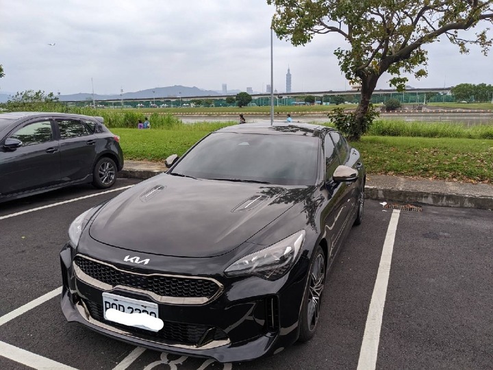 開箱我的小瑪莎拉蒂Kia Stinger 2.0 GT Line