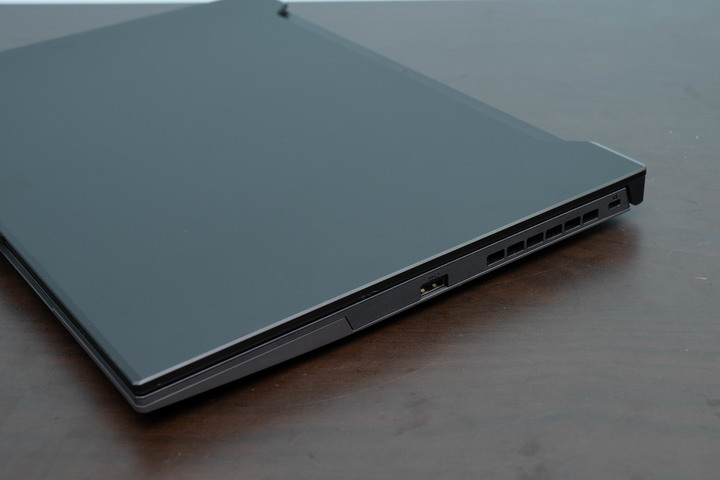 平價入門優選，ASUS TUF Gaming DASH F15 FX517ZC 電競筆電開箱測試