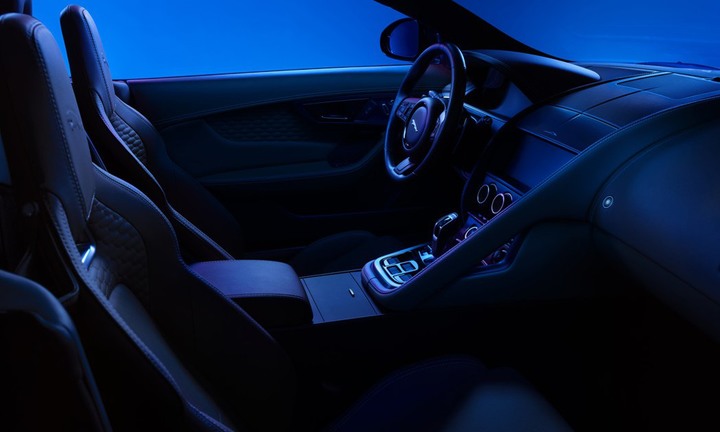 Jaguar 推出 F-TYPE 75 最終式樣車 正式向純種內燃機世代告別