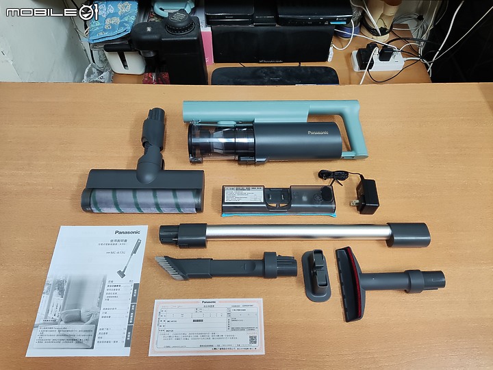 點我看大圖 【 體驗分享 】Panasonic MC-A13G 羽量級無線吸塵器,極致輕巧天天打掃也不累!