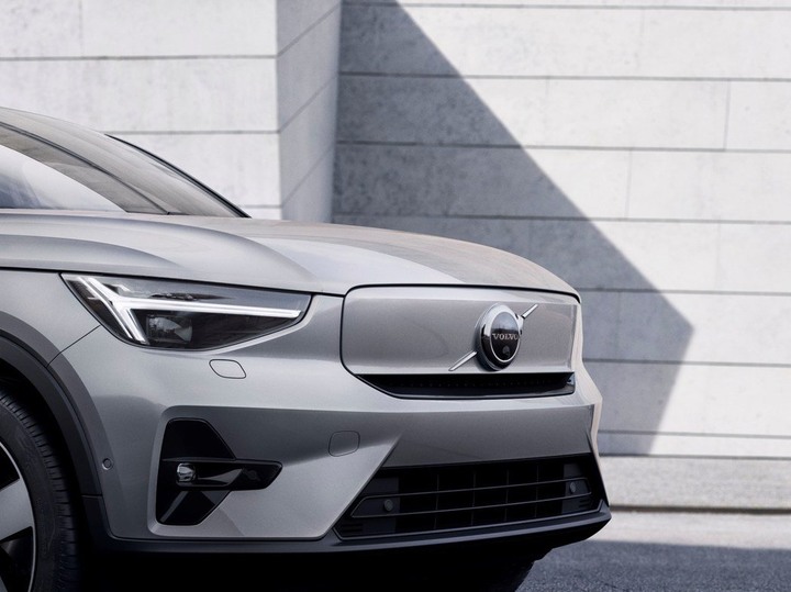 不只有旗艦休旅EX90全新Volvo EX30入門純電休旅確認推出!