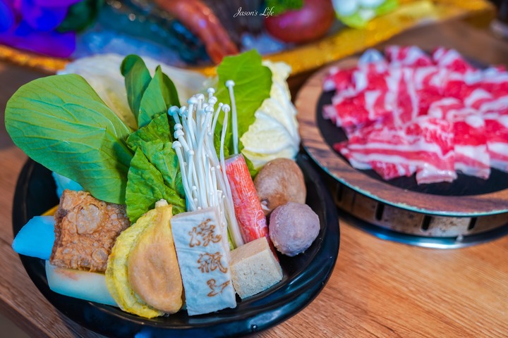 【彰化市│美食】燒瓶子。大肆の鍋(彰化店)。個人鴛鴦鍋,多種冰淇淋免費供應,宵夜場至凌晨3點